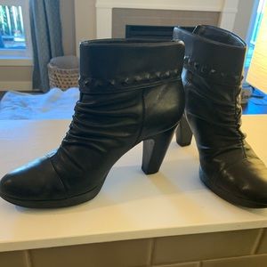 Vianni Collection leather boots